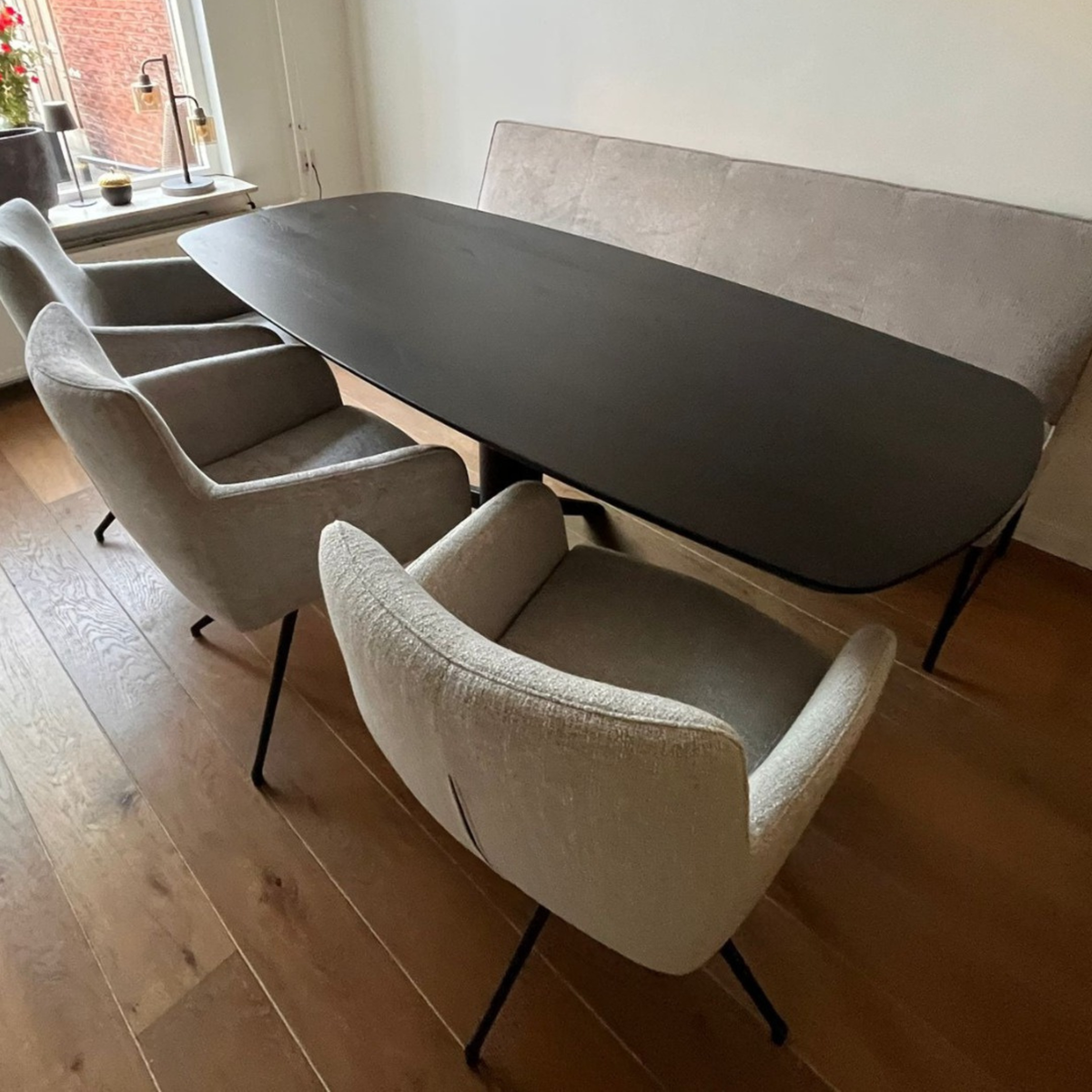 Bootvorm eettafel op maat Nijhuis Meubels