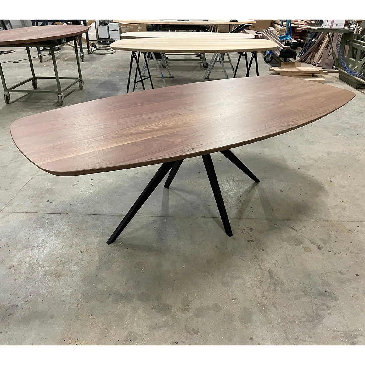 Notenhouten eettafel op maat Nijhuis Meubels