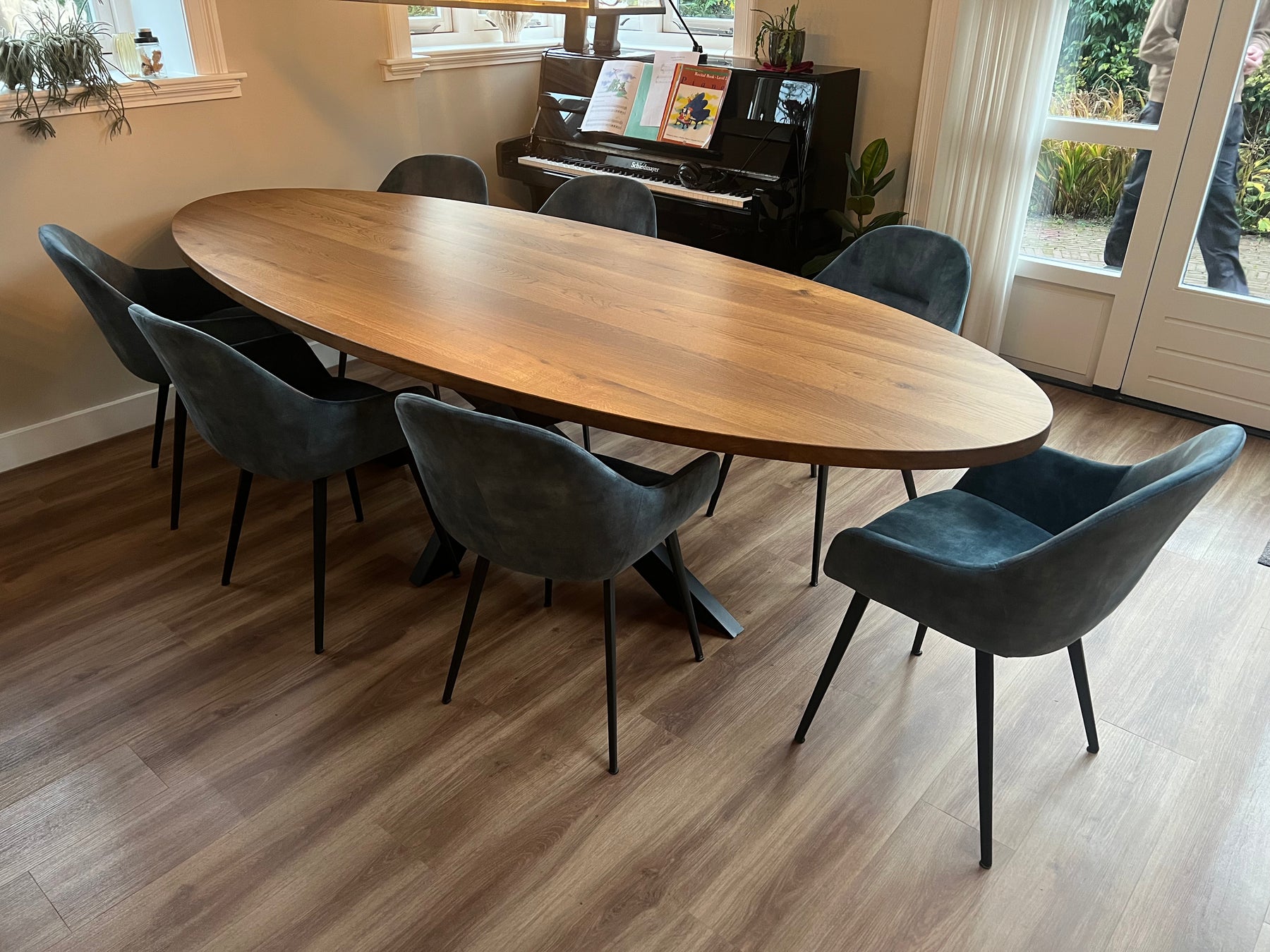 Ovale eettafel op maat