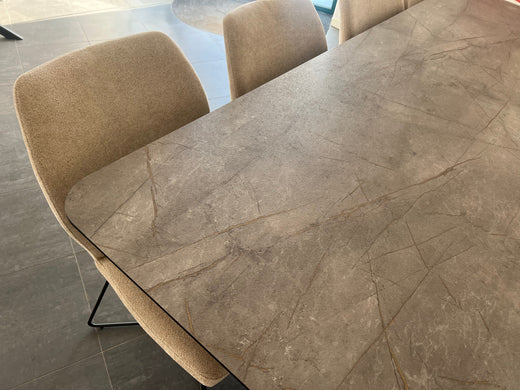 Rechthoekige HPL eettafel uit de showroom