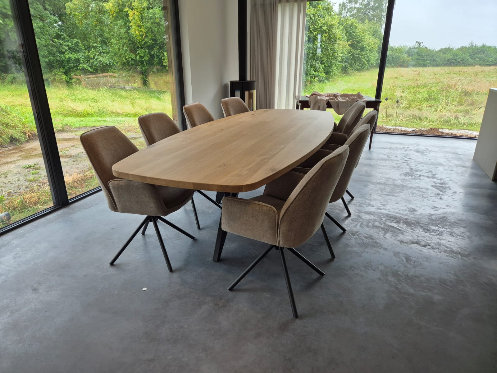 Deens ovale eettafel op maat