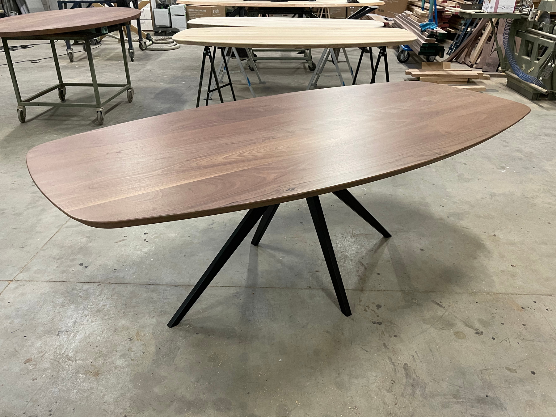 Notenhouten eettafel op maat