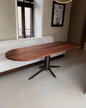 Notenhouten eettafel op maat