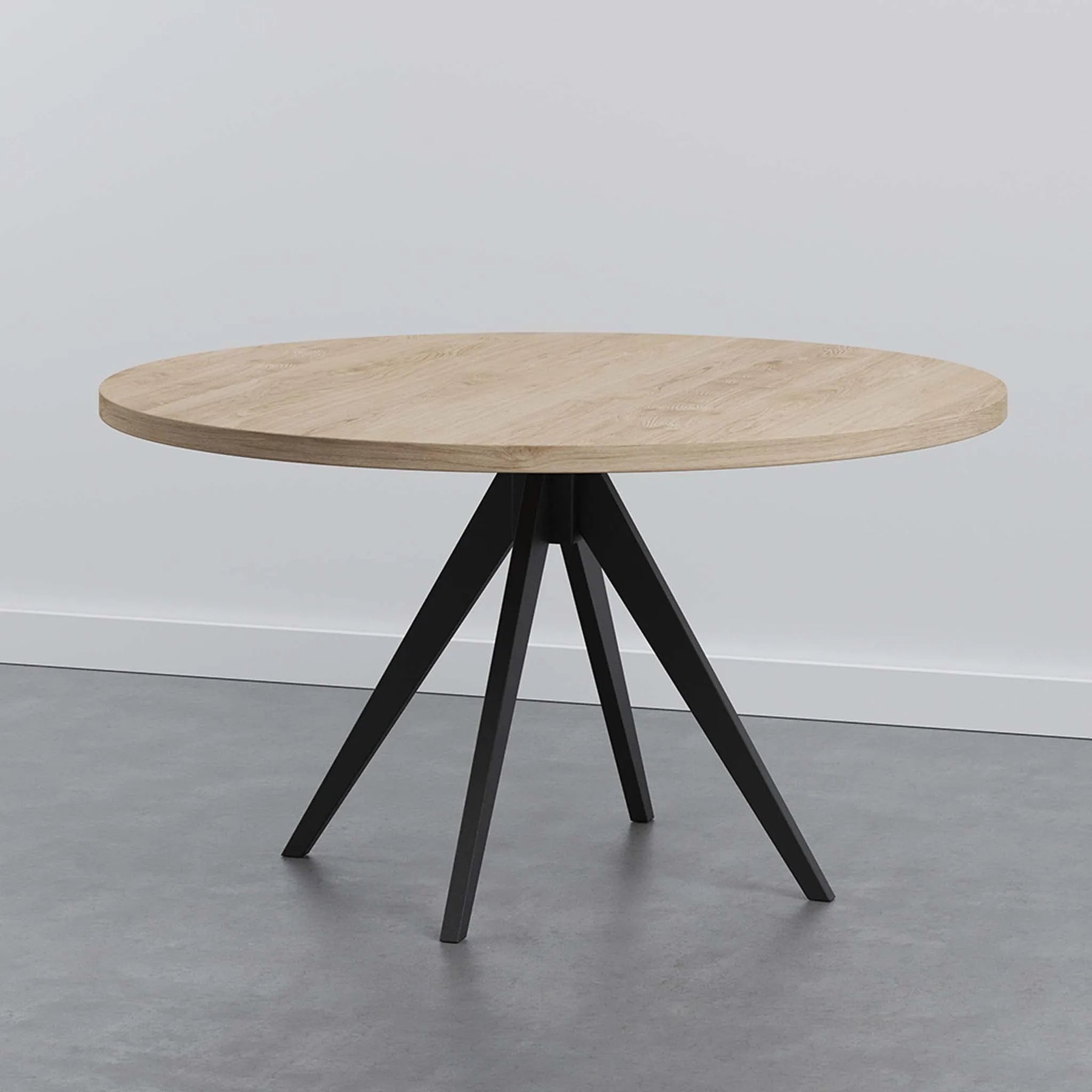 Ronde eettafel eiken met tapse spinpoot