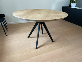 Ronde eettafel eiken met tapse spinpoot